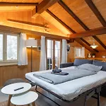 Apartment Cozy Alpine - Hot Tub & Balcony Views Axalp