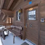 Cozy Alpine - Hot Tub & Balcony Views * Axalp