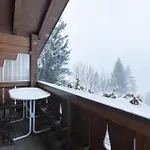 Cozy Alpine - Hot Tub & Balcony Views