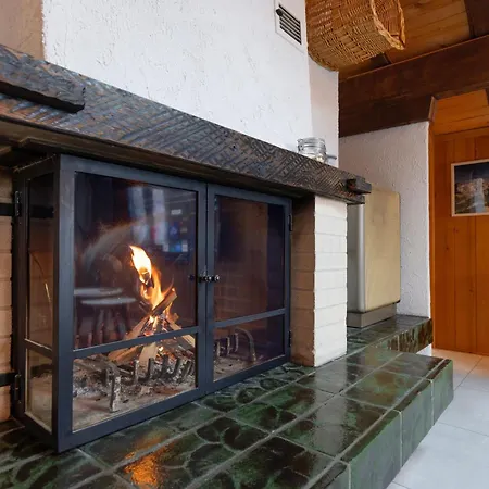 Apartmán Cozy Alpine - Hot Tub & Balcony Views Axalp