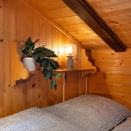 Cozy Alpine - Hot Tub & Balcony Views Apartment Axalp