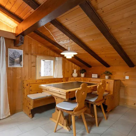 Cozy Alpine - Hot Tub & Balcony Views *