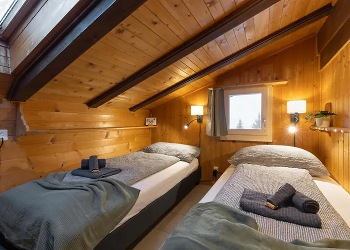 Cozy Alpine - Hot Tub & Balcony Views *