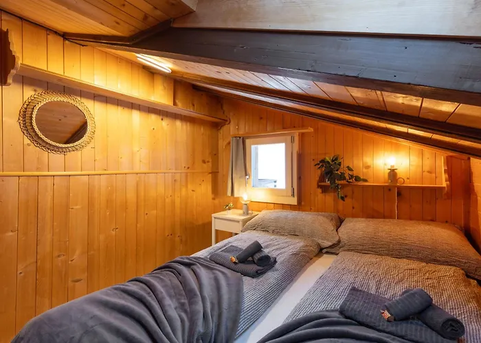 Cozy Alpine - Hot Tub & Balcony Views Appartement *