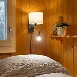 Cozy Alpine - Hot Tub & Balcony Views Διαμέρισμα *