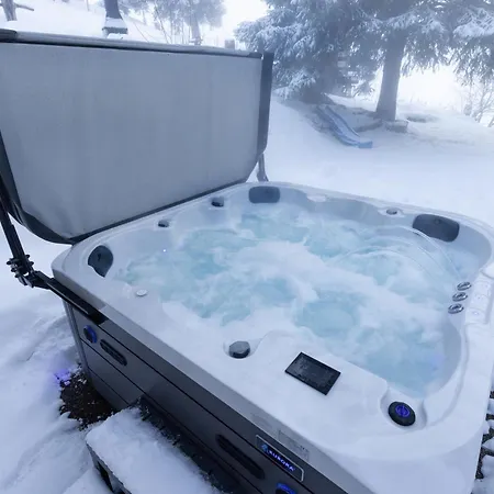 Апартаменты Cozy Alpine - Hot Tub & Balcony Views *
