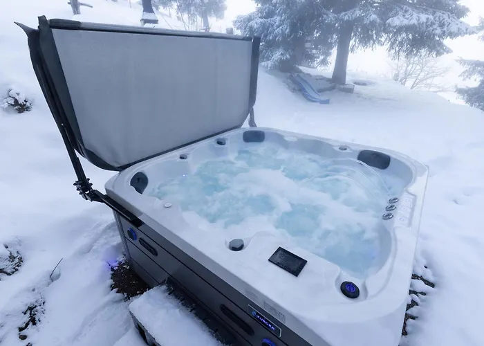 Апартаменты Cozy Alpine - Hot Tub & Balcony Views *