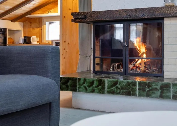 Апартаменты Cozy Alpine - Hot Tub & Balcony Views