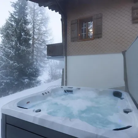 아파트 Cozy Alpine - Hot Tub & Balcony Views *