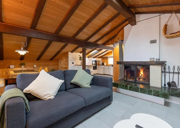 Διαμέρισμα Cozy Alpine - Hot Tub & Balcony Views